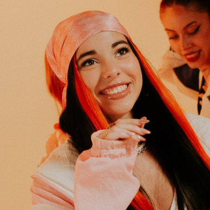 Influencer de trends y cantante - Simo Viani