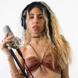 Vanesa Gomez, influencer Cantante y humor